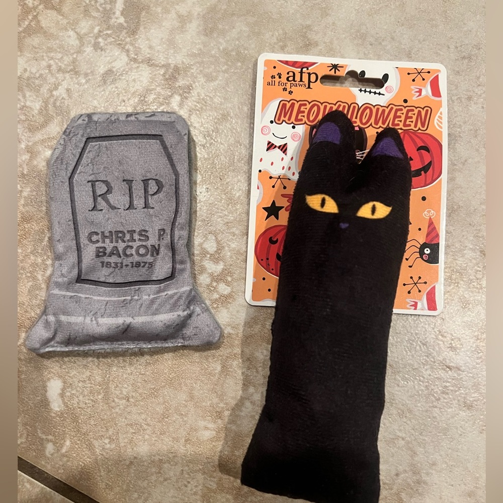 NWT kitnip box cat toys 🐈‍⬛